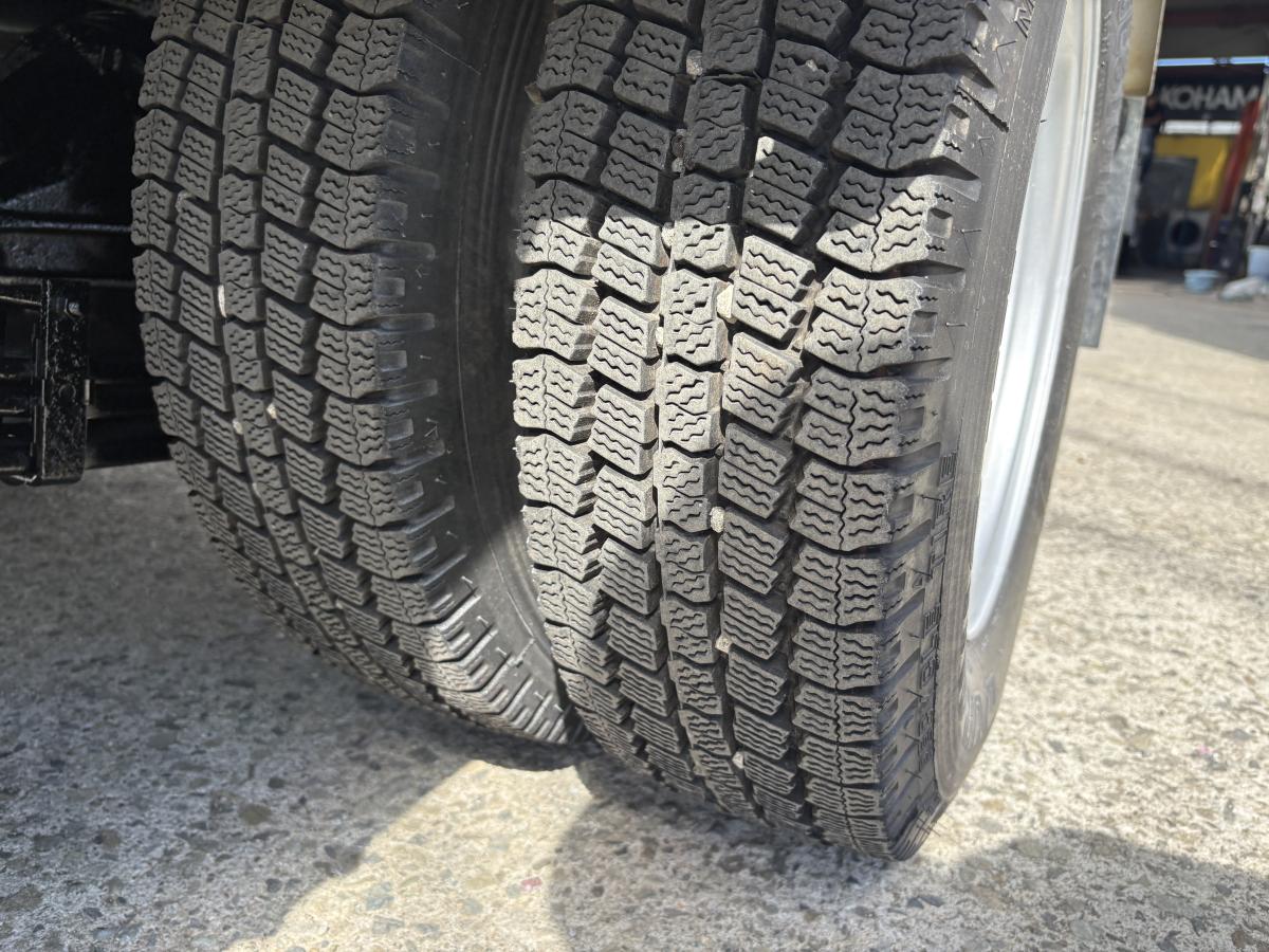 H22デュトロ 2tダンプ|中古トラックの販売・買取・査定のアイナビ