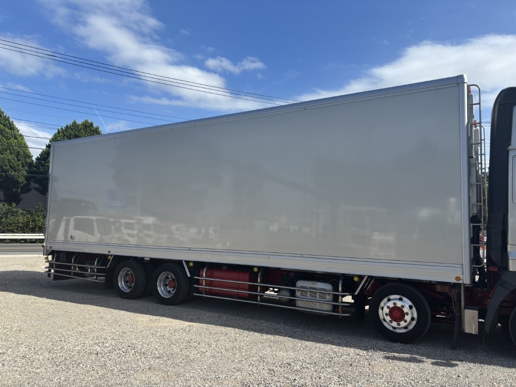 4軸低床エアサスハイルーフ低温東プレサイド観音扉|中古トラックの販売・買取・査定のアイナビ