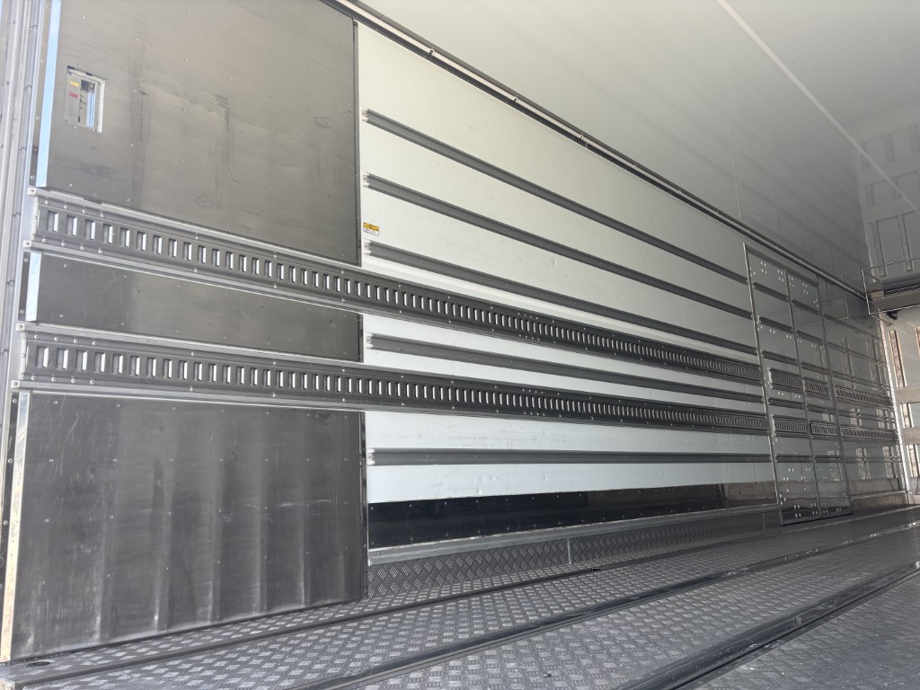 4軸低床エアサスハイルーフ低温東プレサイド観音扉|中古トラックの販売・買取・査定のアイナビ