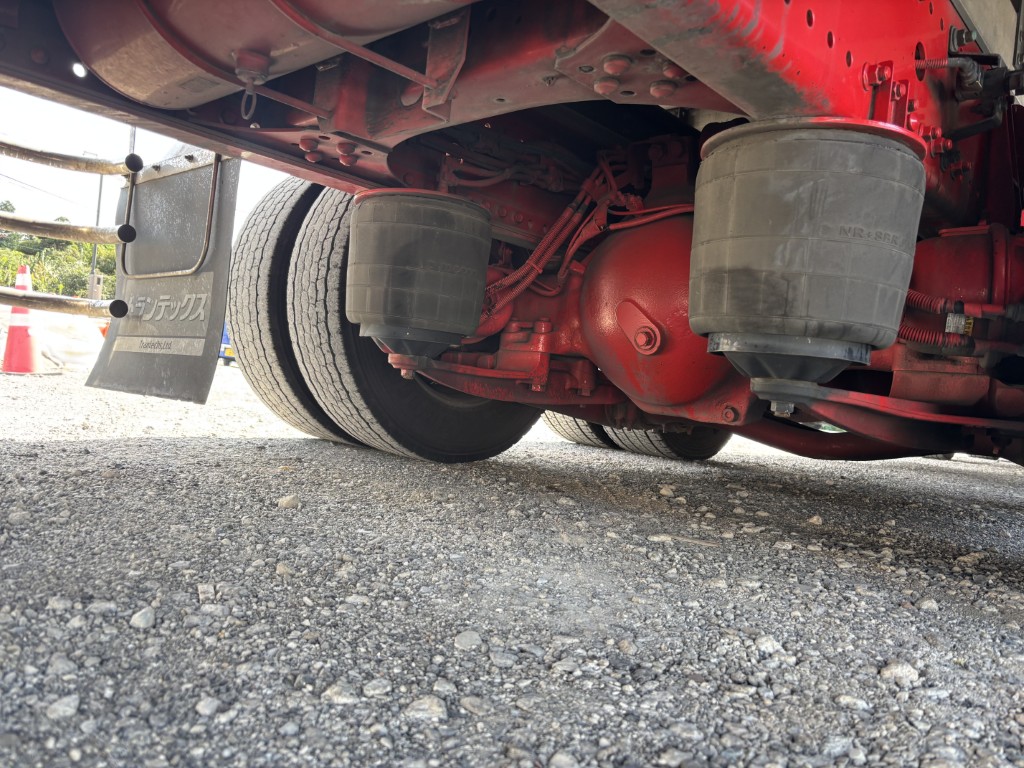 4軸低床エアサスハイルーフ低温東プレサイド観音扉|中古トラックの販売・買取・査定のアイナビ