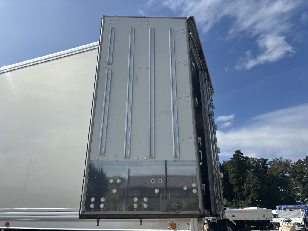 4軸低床エアサスハイルーフ低温東プレサイド観音扉|中古トラックの販売・買取・査定のアイナビ