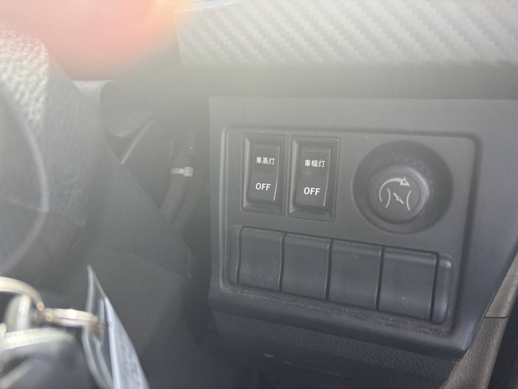 4軸低床エアサスハイルーフ低温東プレサイド観音扉|中古トラックの販売・買取・査定のアイナビ