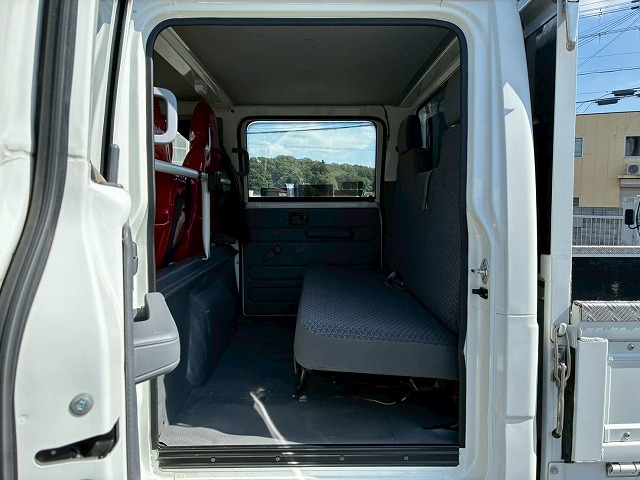 保証対象車Wキャブ乗車定員6人乗り2t積載5速MT150馬力|中古トラックの販売・買取・査定のアイナビ