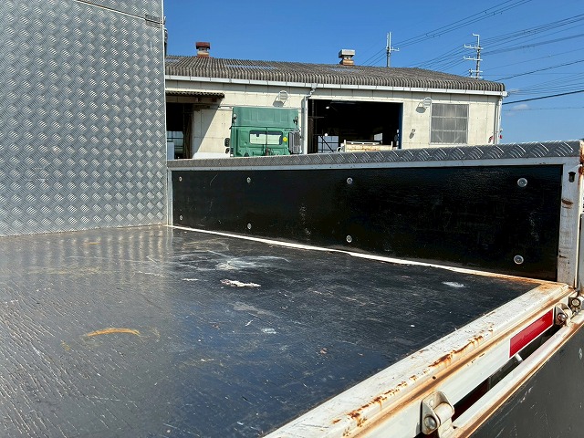 保証対象車Wキャブ乗車定員6人乗り2t積載5速MT150馬力|中古トラックの販売・買取・査定のアイナビ