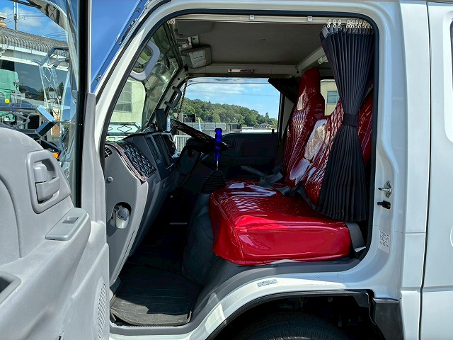 保証対象車Wキャブ乗車定員6人乗り2t積載5速MT150馬力|中古トラックの販売・買取・査定のアイナビ