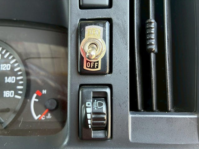 保証対象車Wキャブ乗車定員6人乗り2t積載5速MT150馬力|中古トラックの販売・買取・査定のアイナビ