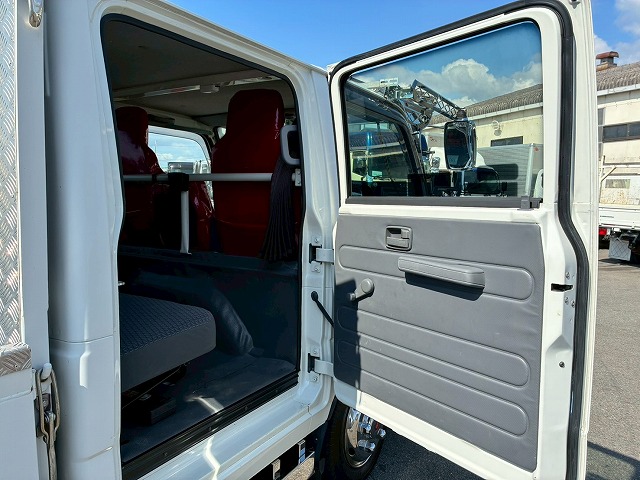 保証対象車Wキャブ乗車定員6人乗り2t積載5速MT150馬力|中古トラックの販売・買取・査定のアイナビ