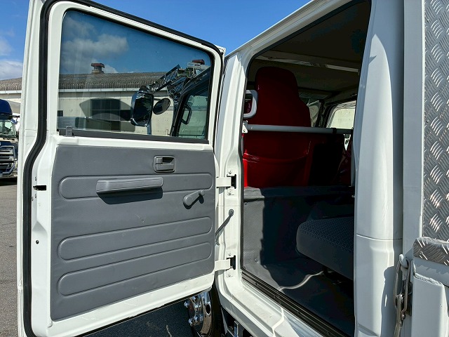 保証対象車Wキャブ乗車定員6人乗り2t積載5速MT150馬力|中古トラックの販売・買取・査定のアイナビ