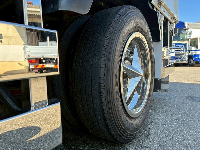 保証対象車Wキャブ乗車定員6人乗り2t積載5速MT150馬力|中古トラックの販売・買取・査定のアイナビ