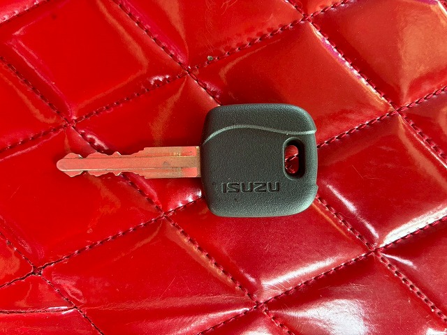 保証対象車Wキャブ乗車定員6人乗り2t積載5速MT150馬力|中古トラックの販売・買取・査定のアイナビ