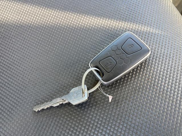 三菱ふそう 平ボディ キャンター|中古トラックの販売・買取・査定のアイナビ