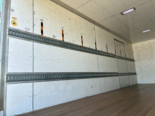 フルキャブロングトランテックス左サイド扉ラッシング|中古トラックの販売・買取・査定のアイナビ