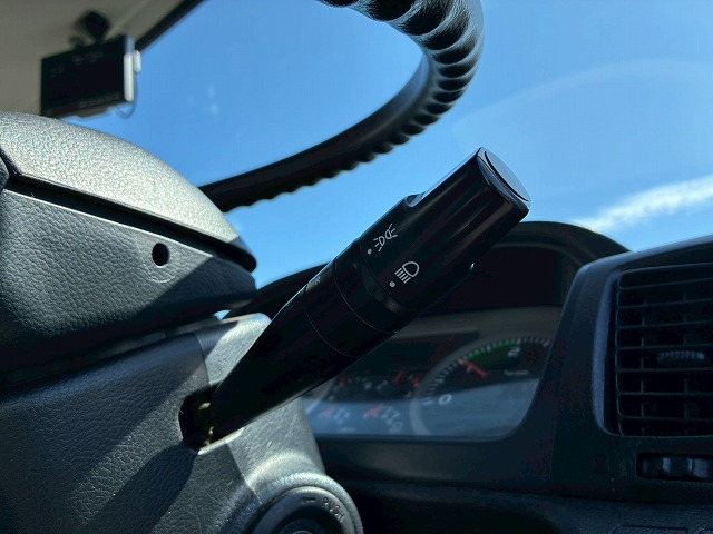 フルキャブロングトランテックス左サイド扉ラッシング|中古トラックの販売・買取・査定のアイナビ