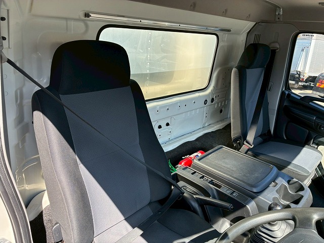 フルキャブロングトランテックス左サイド扉ラッシング|中古トラックの販売・買取・査定のアイナビ