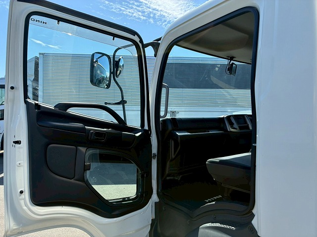 フルキャブロングトランテックス左サイド扉ラッシング|中古トラックの販売・買取・査定のアイナビ