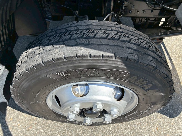 フルキャブロングトランテックス左サイド扉ラッシング|中古トラックの販売・買取・査定のアイナビ