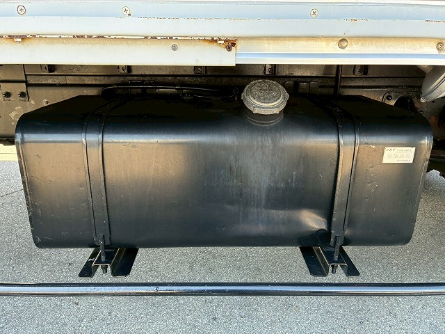 フルキャブロングトランテックス左サイド扉ラッシング|中古トラックの販売・買取・査定のアイナビ