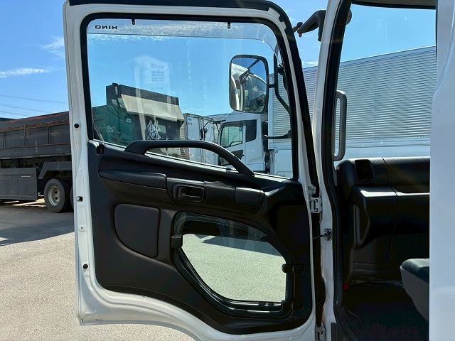 フルキャブロングトランテックス左サイド扉ラッシング|中古トラックの販売・買取・査定のアイナビ