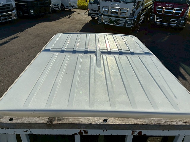 保証対象車Wキャブ2t積載メッキパーツ5速MT2t5t|中古トラックの販売・買取・査定のアイナビ