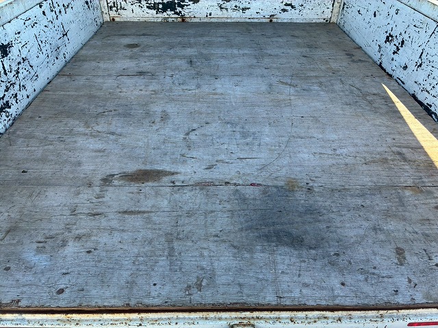 保証対象車Wキャブ2t積載メッキパーツ5速MT2t5t|中古トラックの販売・買取・査定のアイナビ