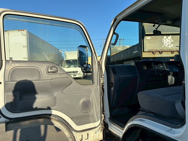 保証対象車Wキャブ2t積載メッキパーツ5速MT2t5t|中古トラックの販売・買取・査定のアイナビ