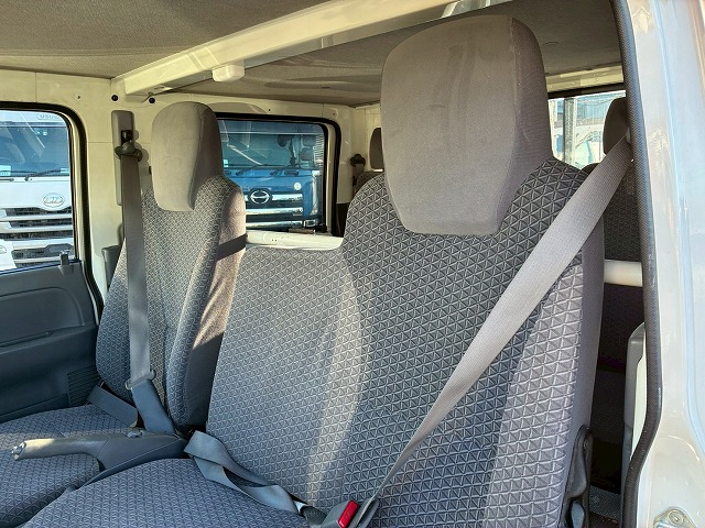 保証対象車Wキャブ2t積載メッキパーツ5速MT2t5t|中古トラックの販売・買取・査定のアイナビ