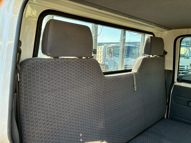 保証対象車Wキャブ2t積載メッキパーツ5速MT2t5t|中古トラックの販売・買取・査定のアイナビ