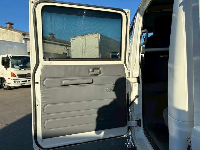 保証対象車Wキャブ2t積載メッキパーツ5速MT2t5t|中古トラックの販売・買取・査定のアイナビ