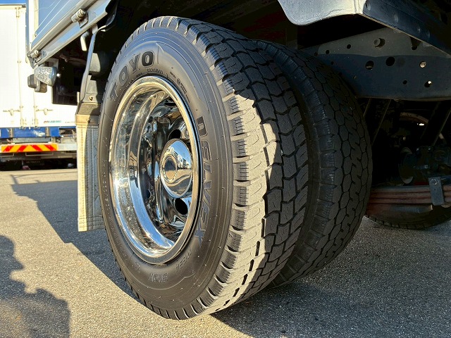 保証対象車Wキャブ2t積載メッキパーツ5速MT2t5t|中古トラックの販売・買取・査定のアイナビ