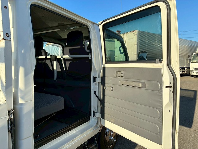 保証対象車Wキャブ2t積載メッキパーツ5速MT2t5t|中古トラックの販売・買取・査定のアイナビ