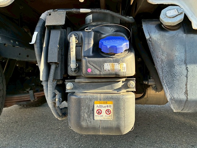 保証対象車Wキャブ2t積載メッキパーツ5速MT2t5t|中古トラックの販売・買取・査定のアイナビ