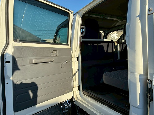 保証対象車Wキャブ2t積載メッキパーツ5速MT2t5t|中古トラックの販売・買取・査定のアイナビ