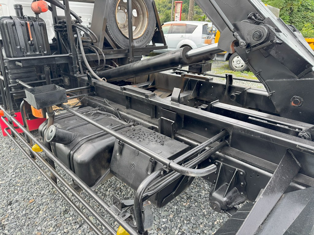 H13年式☆コンドル 中型増トン アームロール!|中古トラックの販売・買取・査定のアイナビ