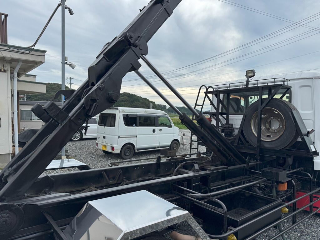 H13年式☆コンドル 中型増トン アームロール!|中古トラックの販売・買取・査定のアイナビ