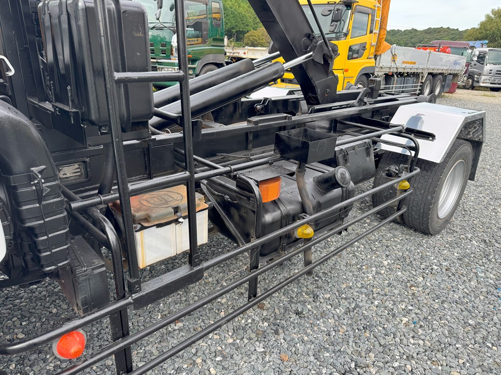 H13年式☆コンドル 中型増トン アームロール!|中古トラックの販売・買取・査定のアイナビ