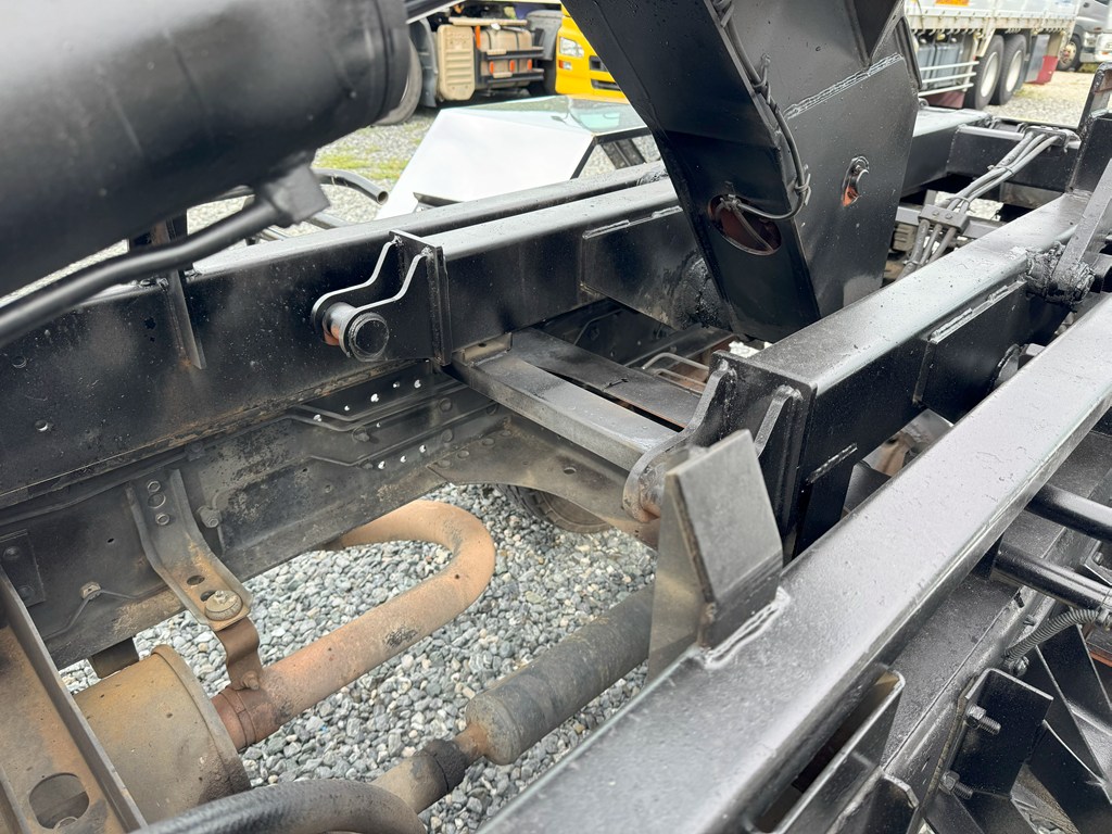 H13年式☆コンドル 中型増トン アームロール!|中古トラックの販売・買取・査定のアイナビ