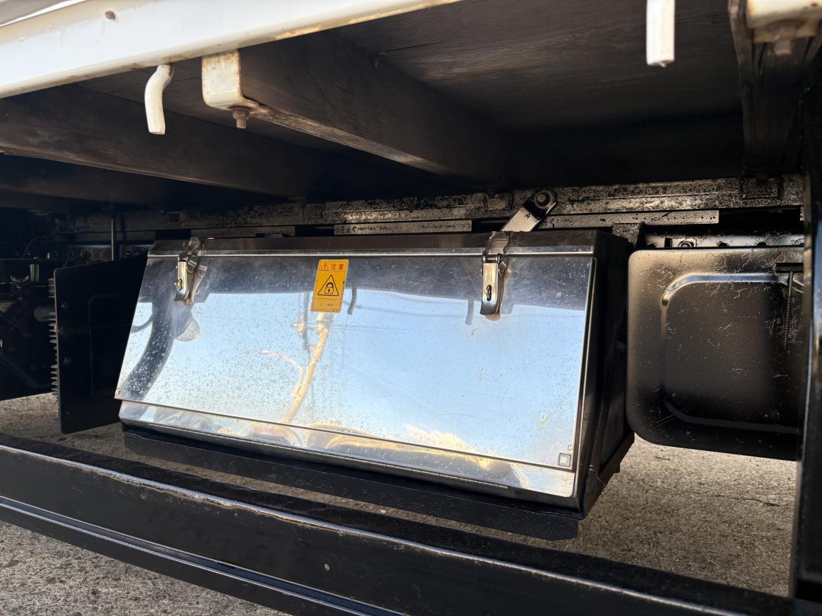 H25キャンター 2t ワイドロング|中古トラックの販売・買取・査定のアイナビ