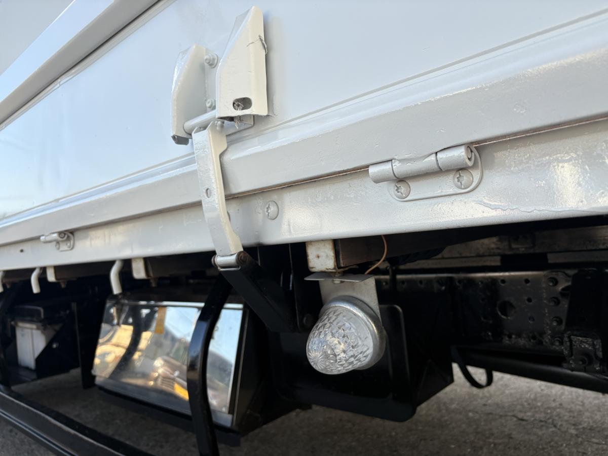 H25キャンター 2t ワイドロング|中古トラックの販売・買取・査定のアイナビ