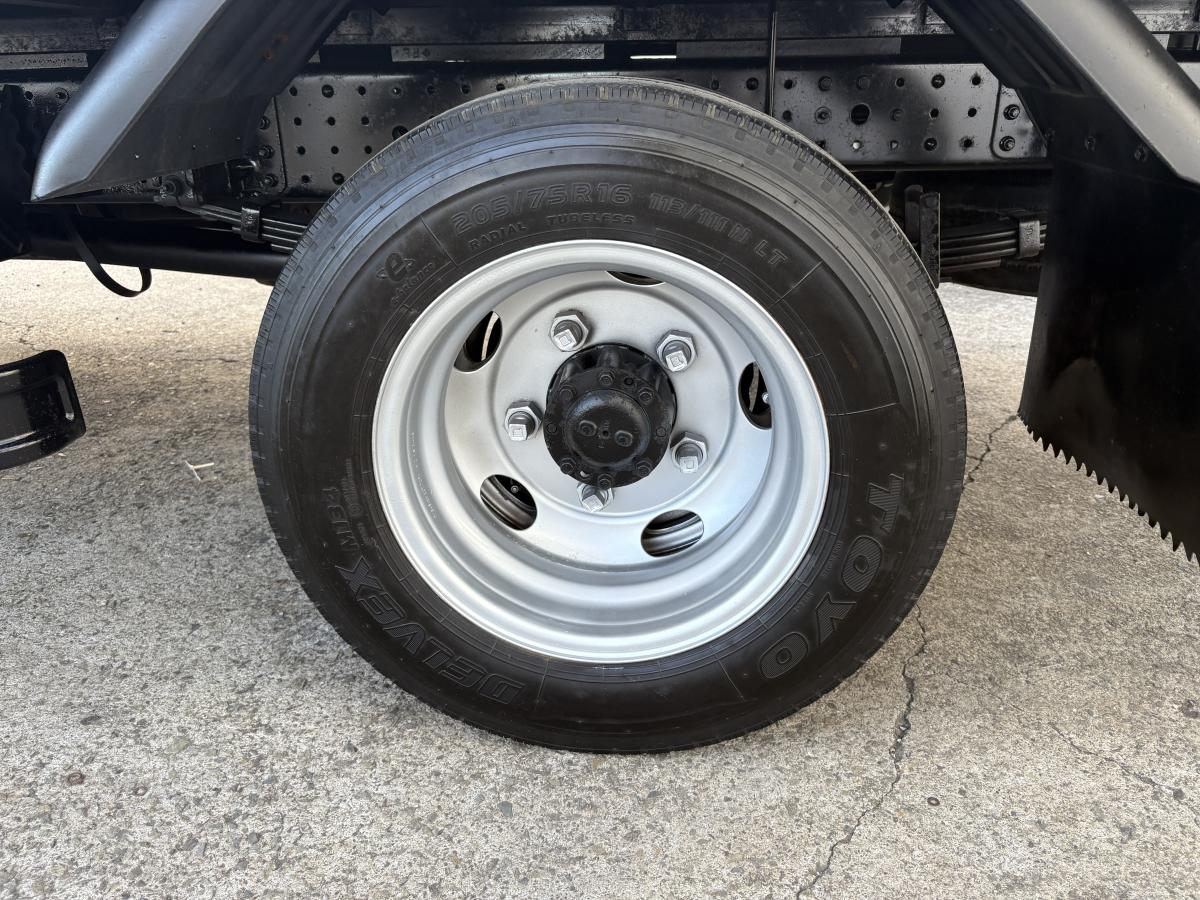 H25キャンター 2t ワイドロング|中古トラックの販売・買取・査定のアイナビ