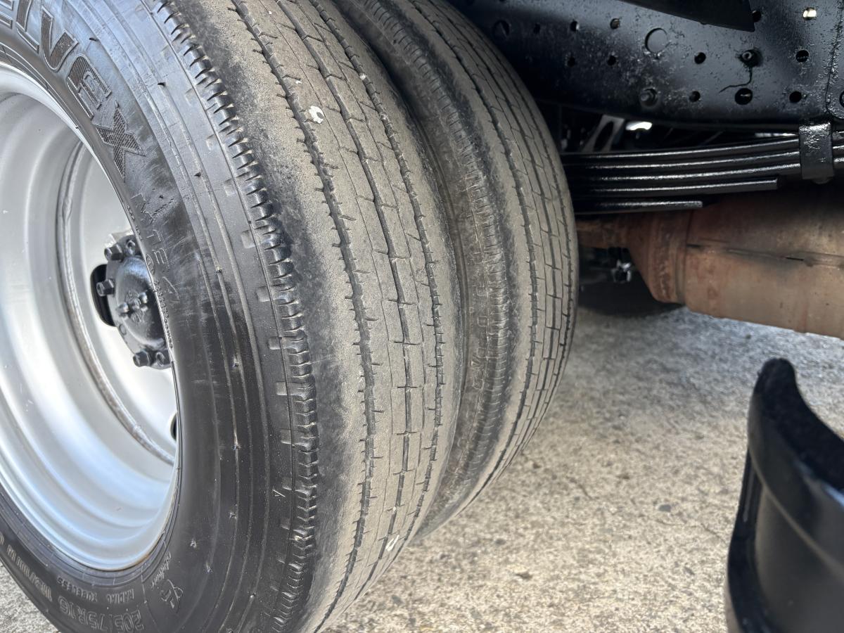 H25キャンター 2t ワイドロング|中古トラックの販売・買取・査定のアイナビ