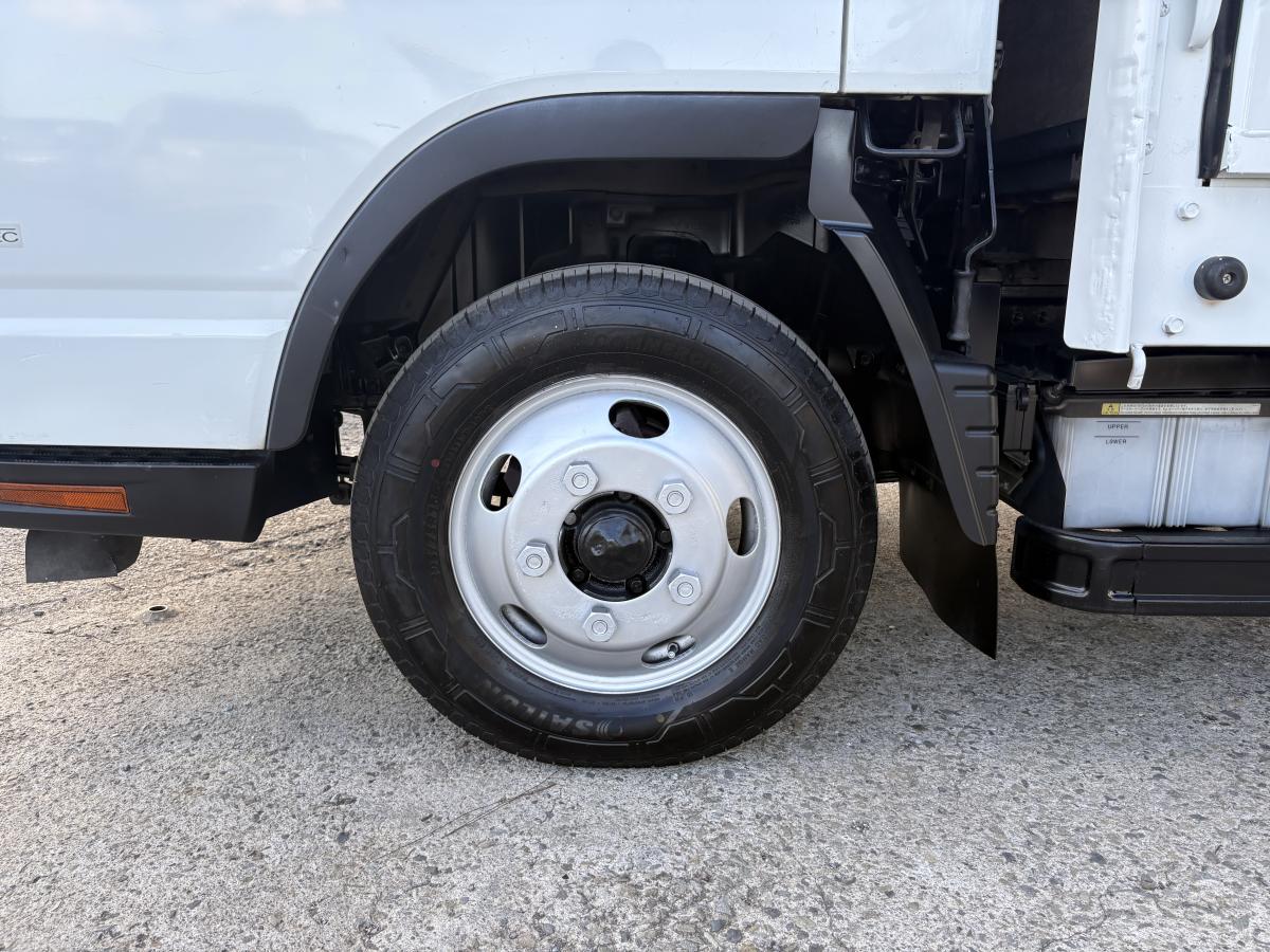 H25キャンター 2t ワイドロング|中古トラックの販売・買取・査定のアイナビ