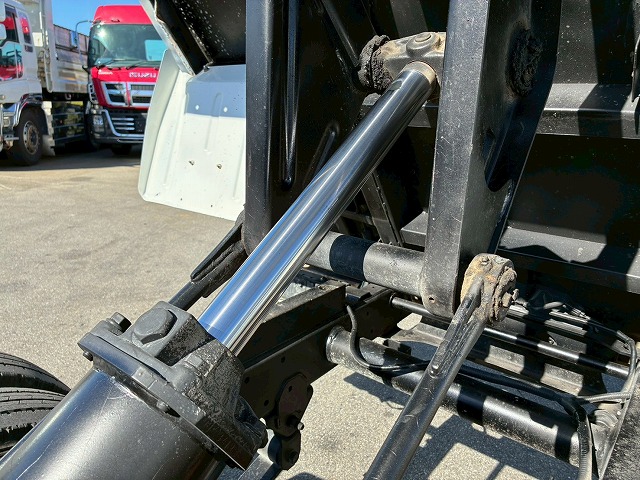 土砂禁ダンプ4ナンバー後方5速MT5t限定準中型免許2t5t|中古トラックの販売・買取・査定のアイナビ