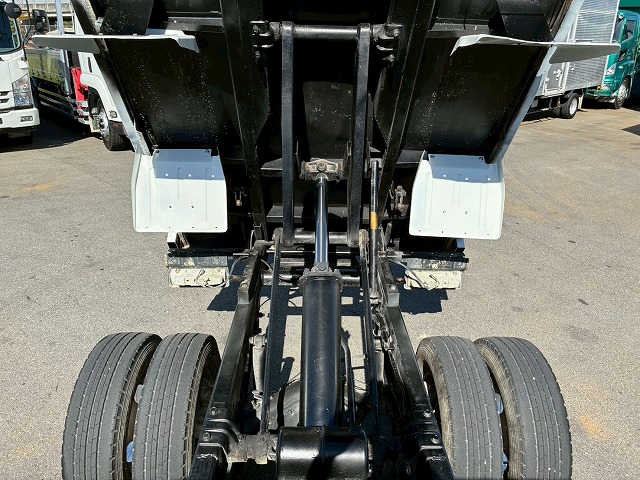 土砂禁ダンプ4ナンバー後方5速MT5t限定準中型免許2t5t|中古トラックの販売・買取・査定のアイナビ