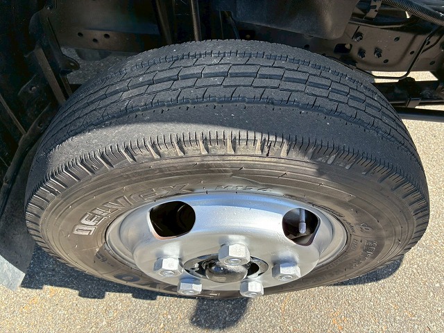 土砂禁ダンプ4ナンバー後方5速MT5t限定準中型免許2t5t|中古トラックの販売・買取・査定のアイナビ