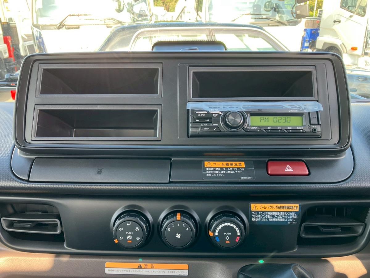 ☆未使用車 4段ユニック ラジコン 標準幅 MT|中古トラックの販売・買取・査定のアイナビ