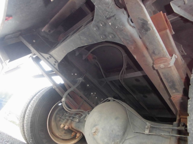 4Tパッカー車8.5立米プレス式塵芥車押出式連続動作|中古トラックの販売・買取・査定のアイナビ