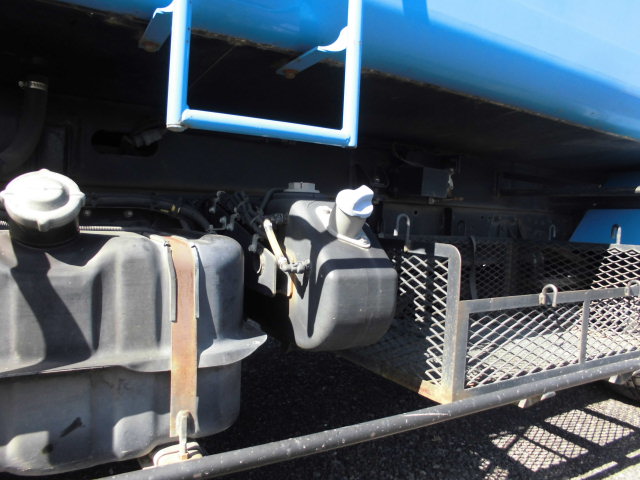 4Tパッカー車8.5立米プレス式塵芥車押出式連続動作|中古トラックの販売・買取・査定のアイナビ