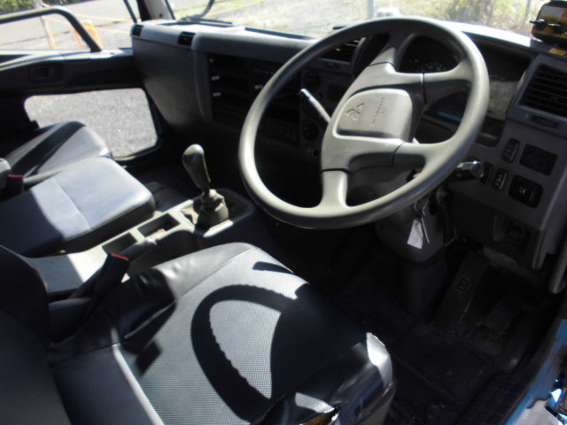 4Tパッカー車8.5立米プレス式塵芥車押出式連続動作|中古トラックの販売・買取・査定のアイナビ