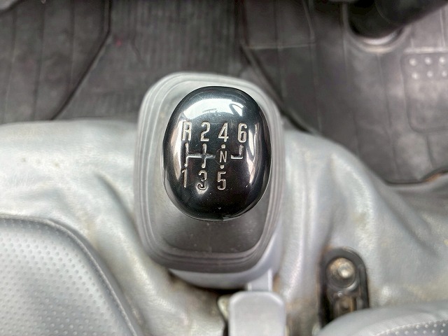 新明和工業フルフラットロー全低床150馬力6速MT3t6t|中古トラックの販売・買取・査定のアイナビ