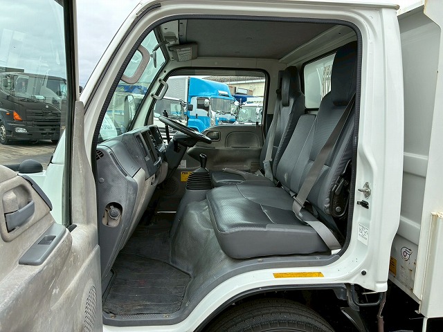 新明和工業フルフラットロー全低床150馬力6速MT3t6t|中古トラックの販売・買取・査定のアイナビ